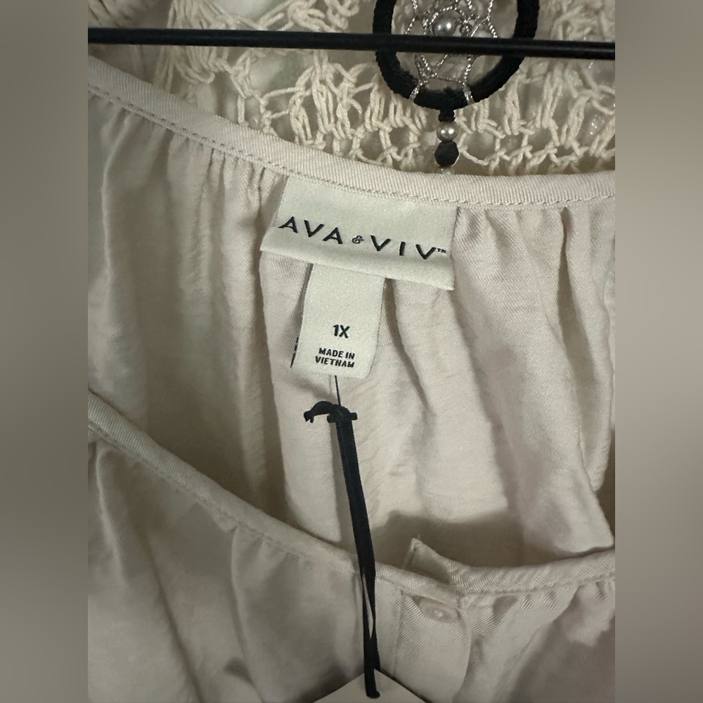 NWT Plus Size Top - 1X - Picture 6 of 7